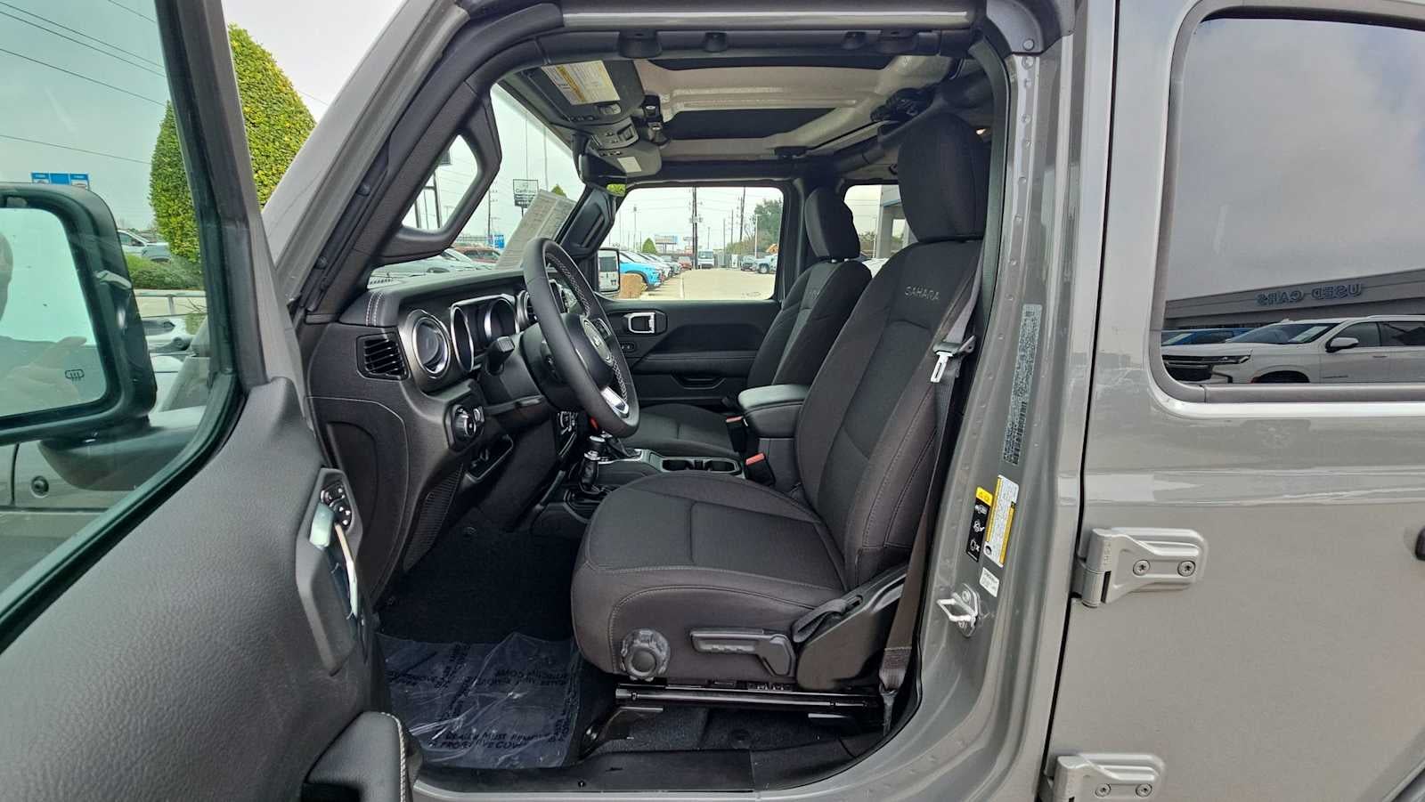 2023 Jeep Wrangler 4-Door Sahara 4x4