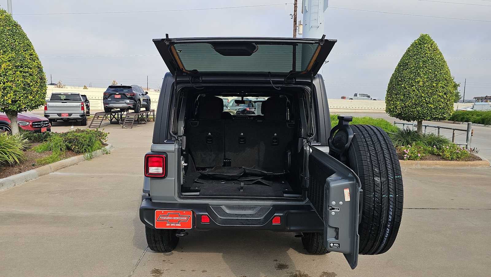 2023 Jeep Wrangler 4-Door Sahara 4x4