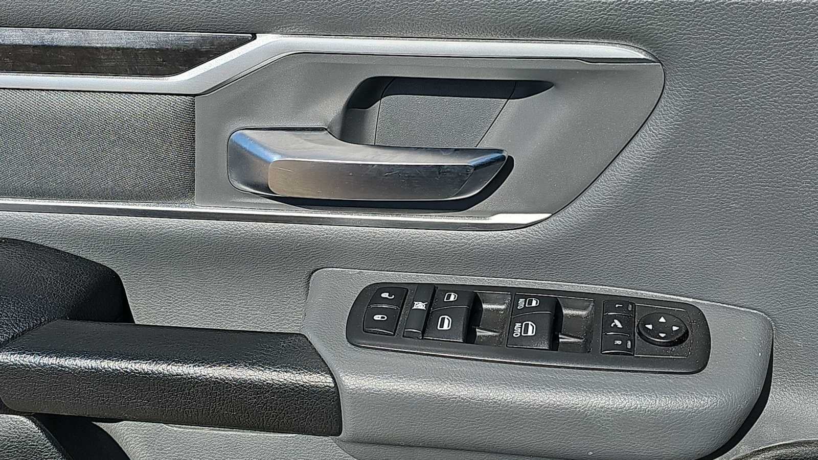 2020 RAM 1500 Lone Star Crew Cab 4x2 5'7" Box