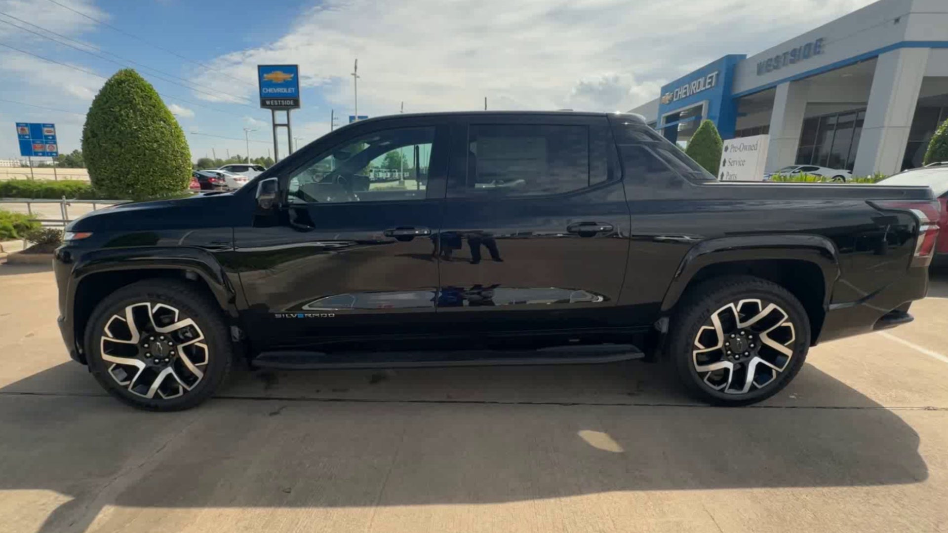 2024 Chevrolet Silverado EV RST