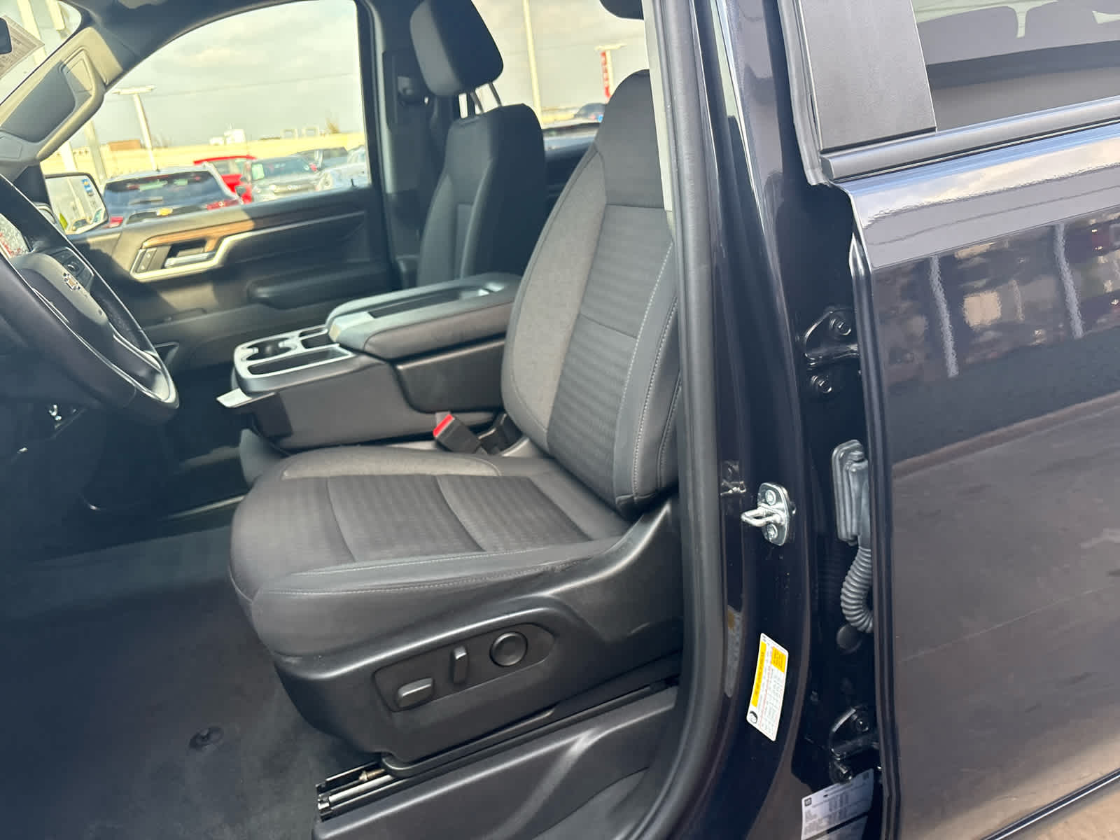 2022 Chevrolet Silverado 1500 LT (2FL)