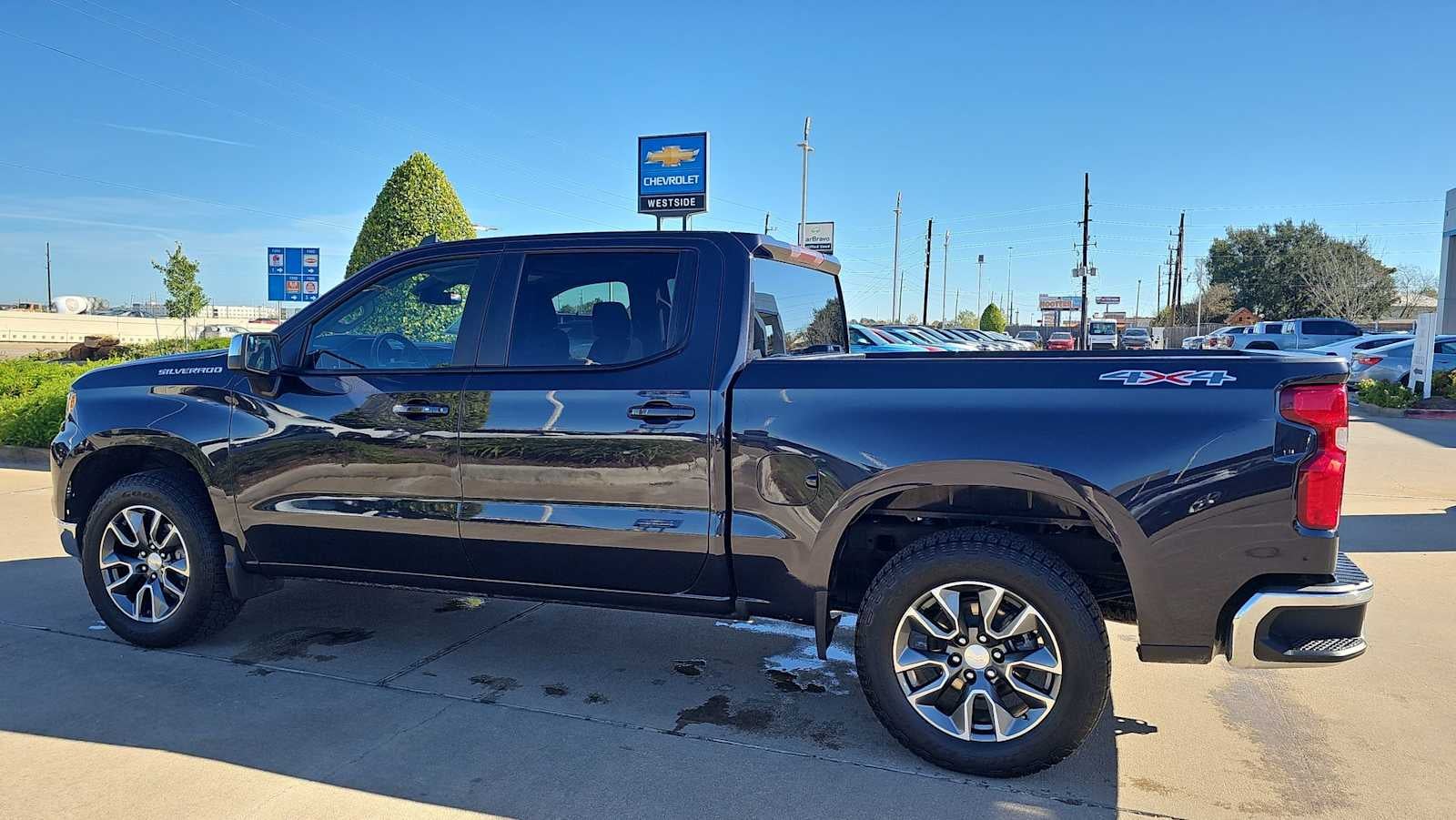 2023 Chevrolet Silverado 1500 LT (2FL)