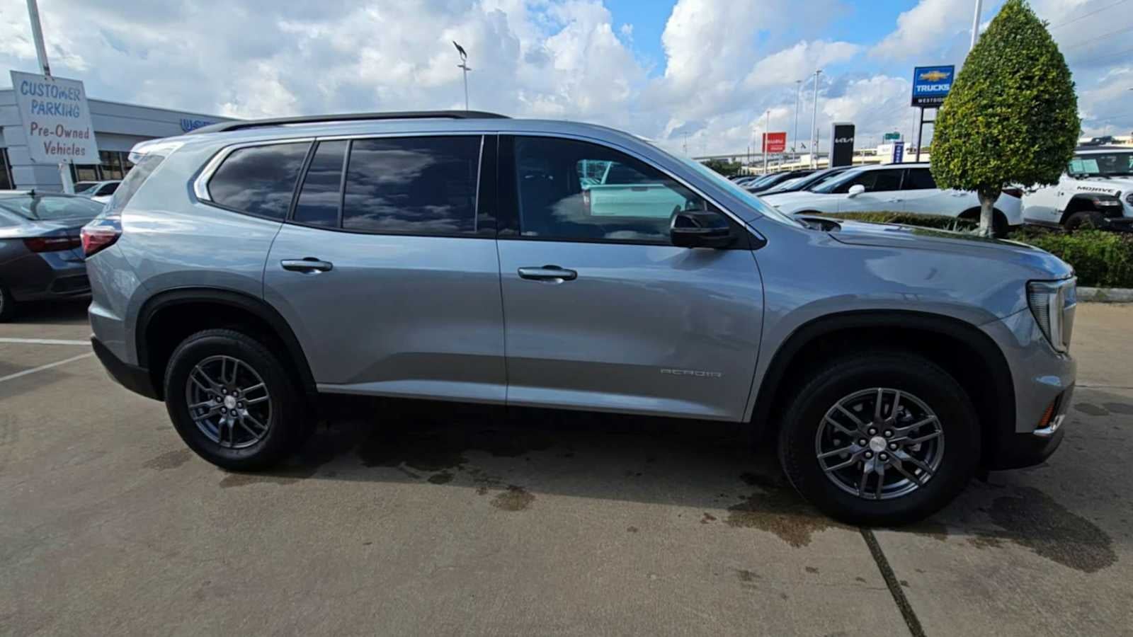 2025 GMC Acadia Elevation