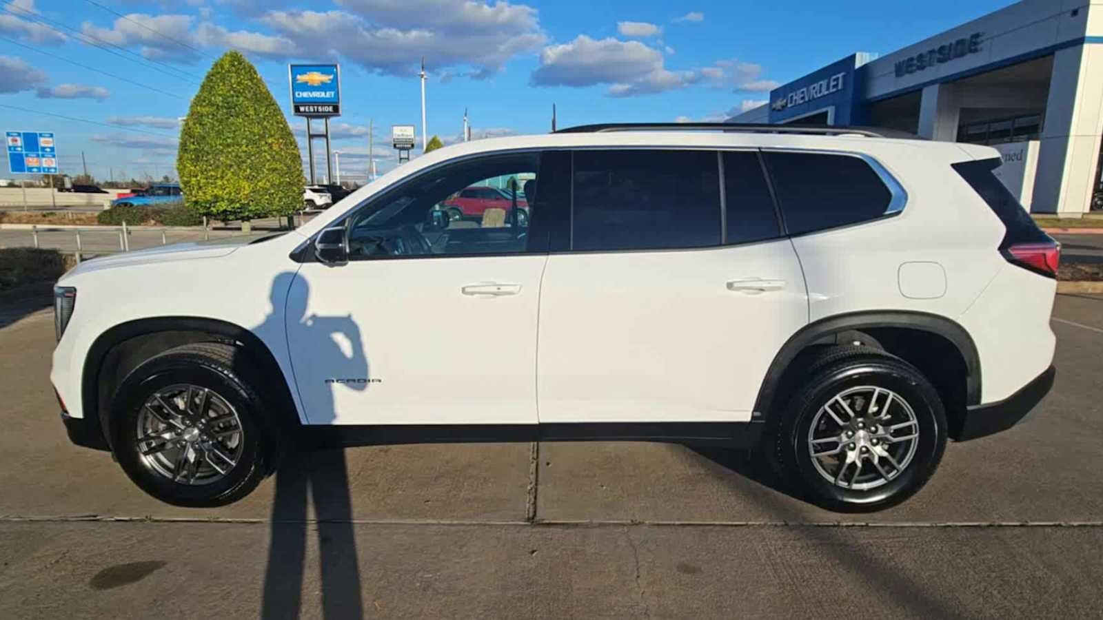 2025 GMC Acadia Elevation