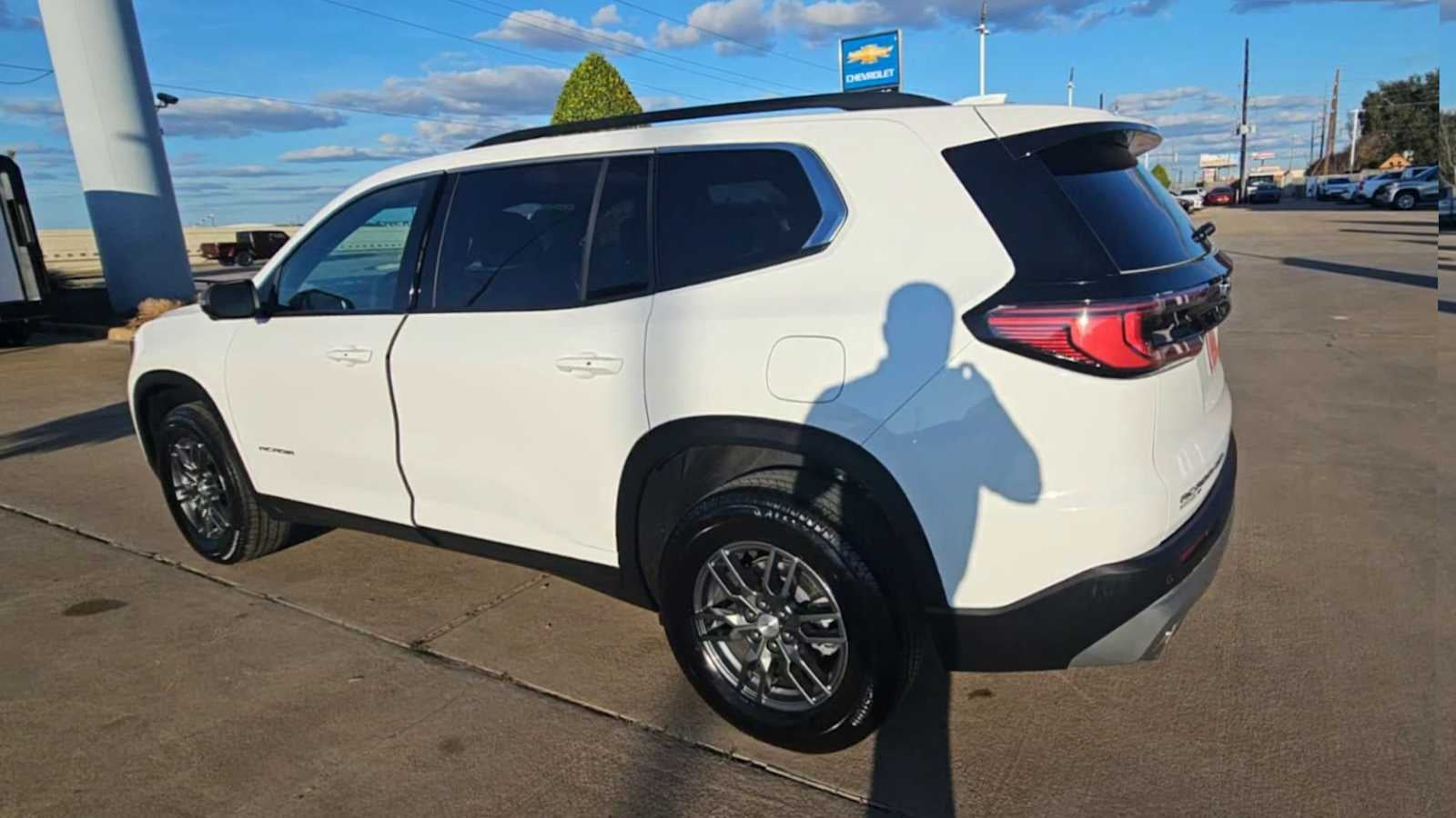 2025 GMC Acadia Elevation