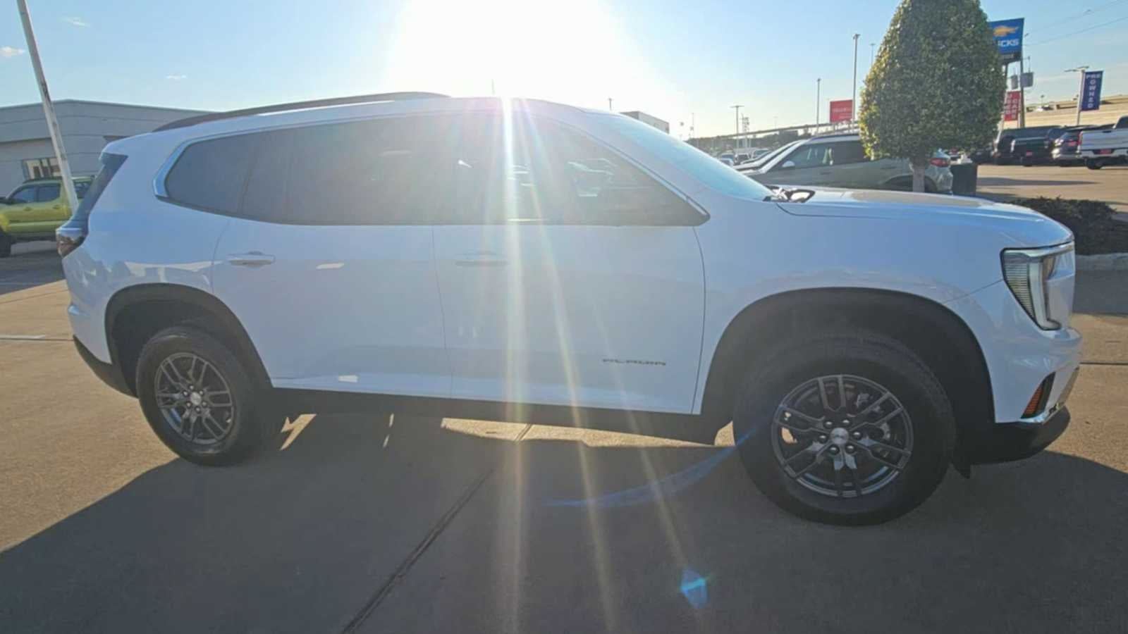 2025 GMC Acadia Elevation