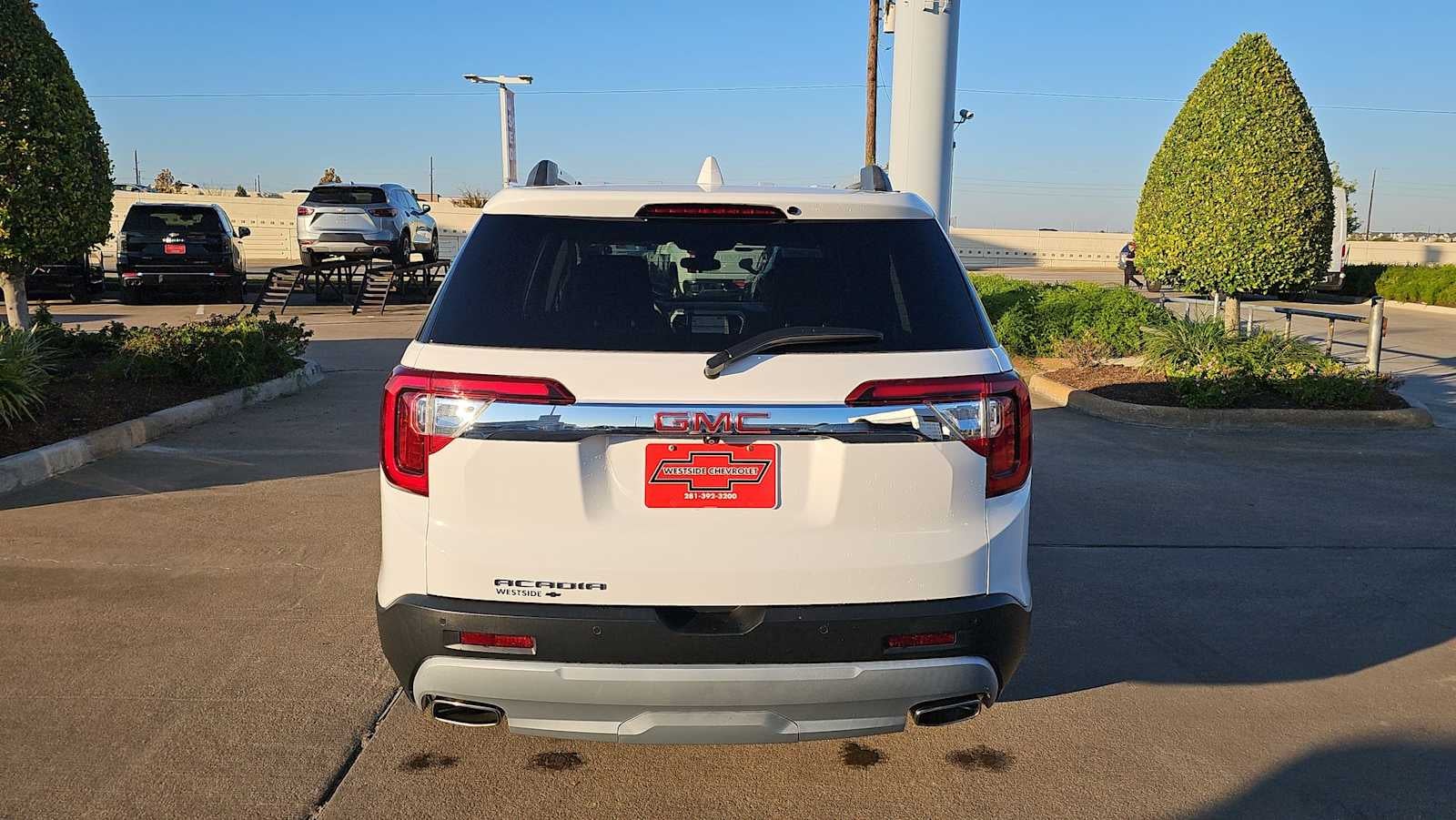 2023 GMC Acadia SLE