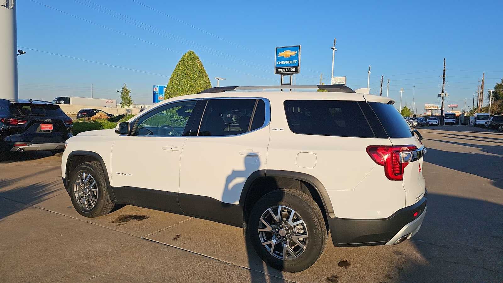 2023 GMC Acadia SLE