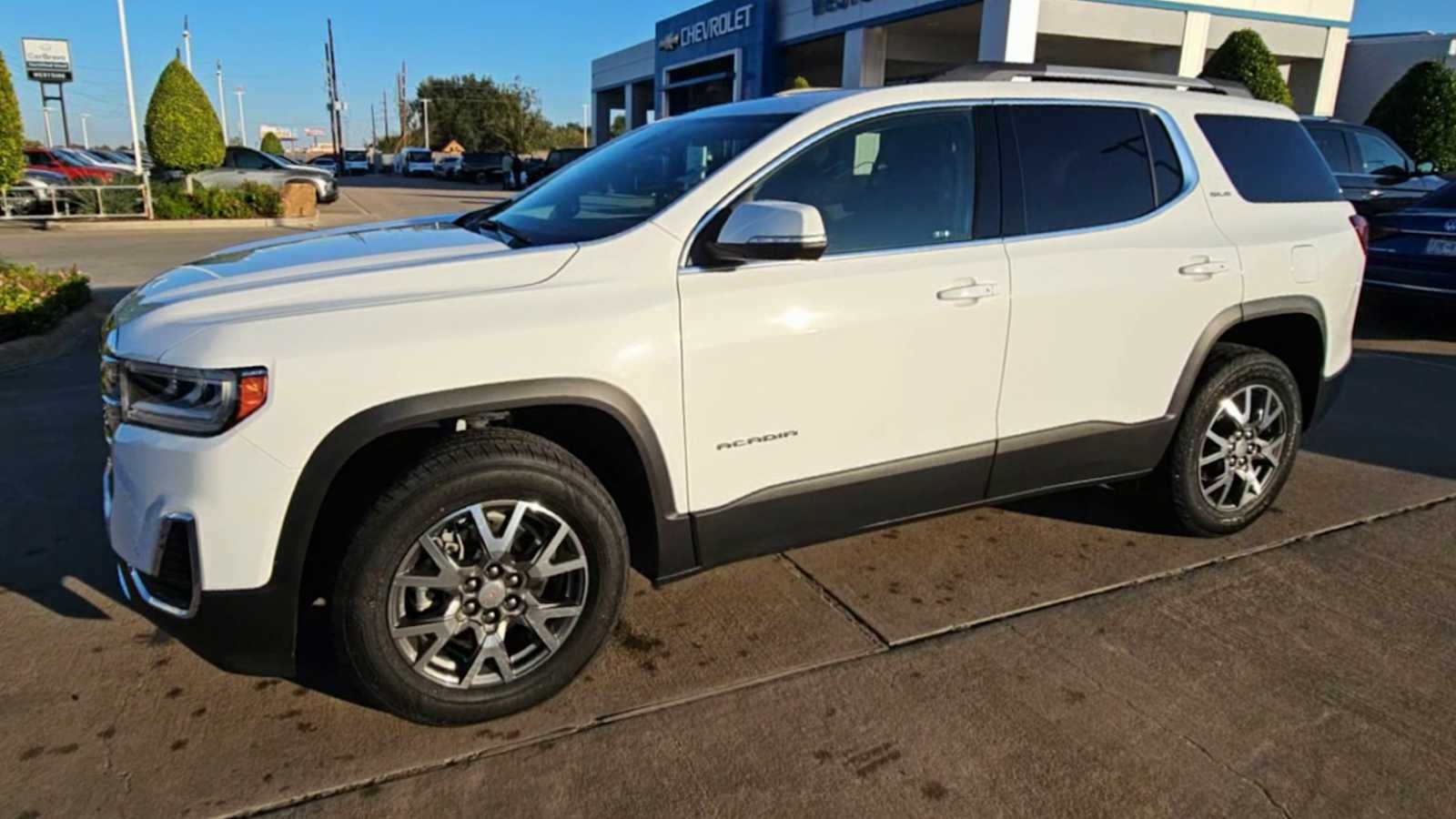 2023 GMC Acadia SLE