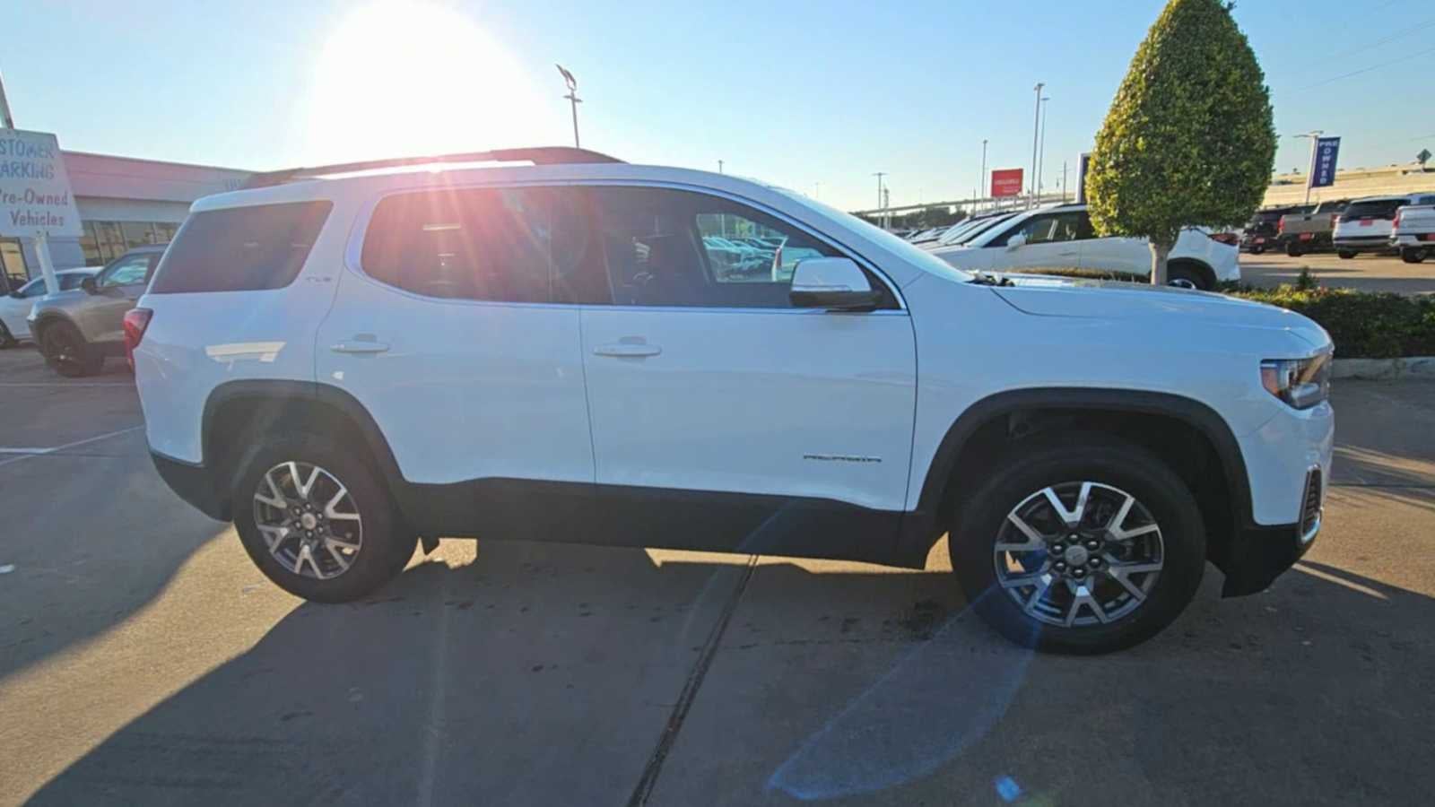 2023 GMC Acadia SLE