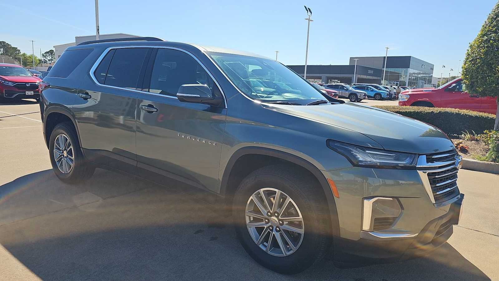 2023 Chevrolet Traverse LT Cloth