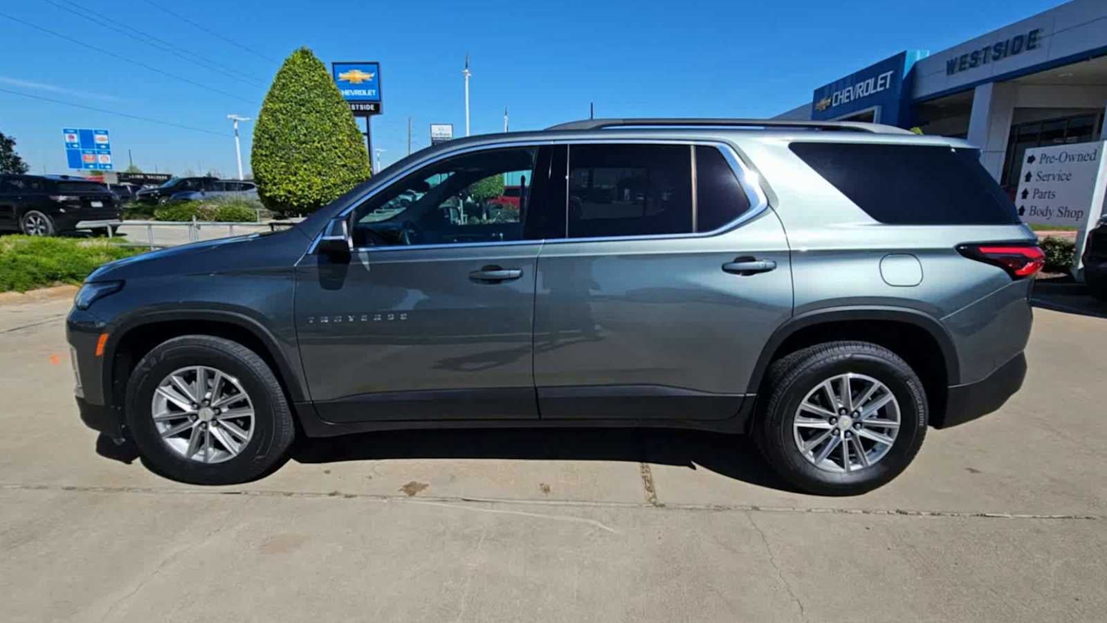 2023 Chevrolet Traverse LT Cloth