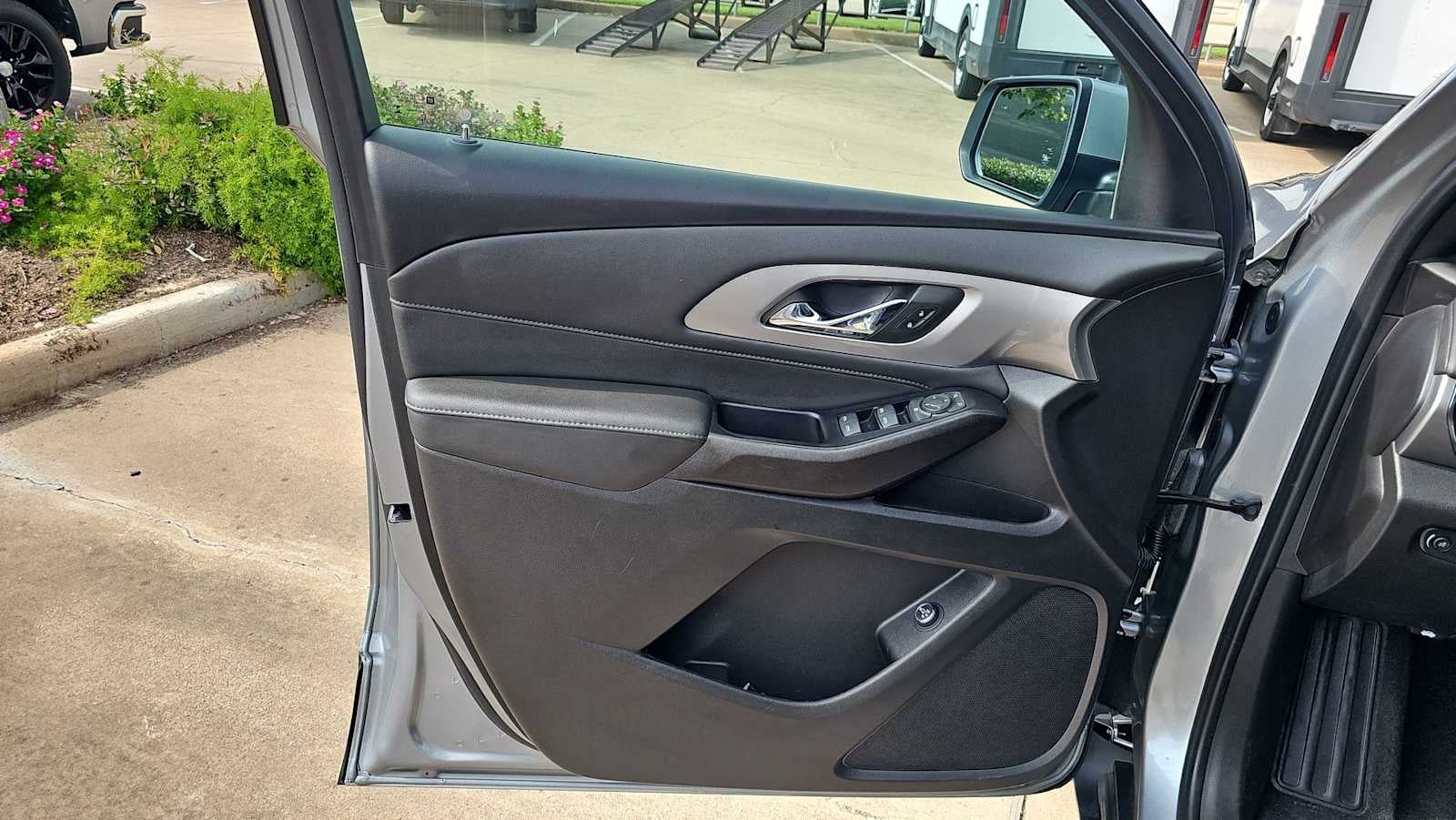 2023 Chevrolet Traverse 1LT - Photo 23