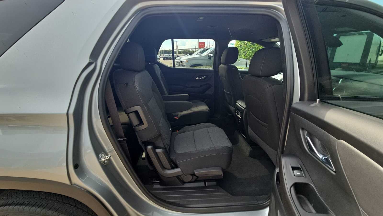2023 Chevrolet Traverse 1LT - Photo 28