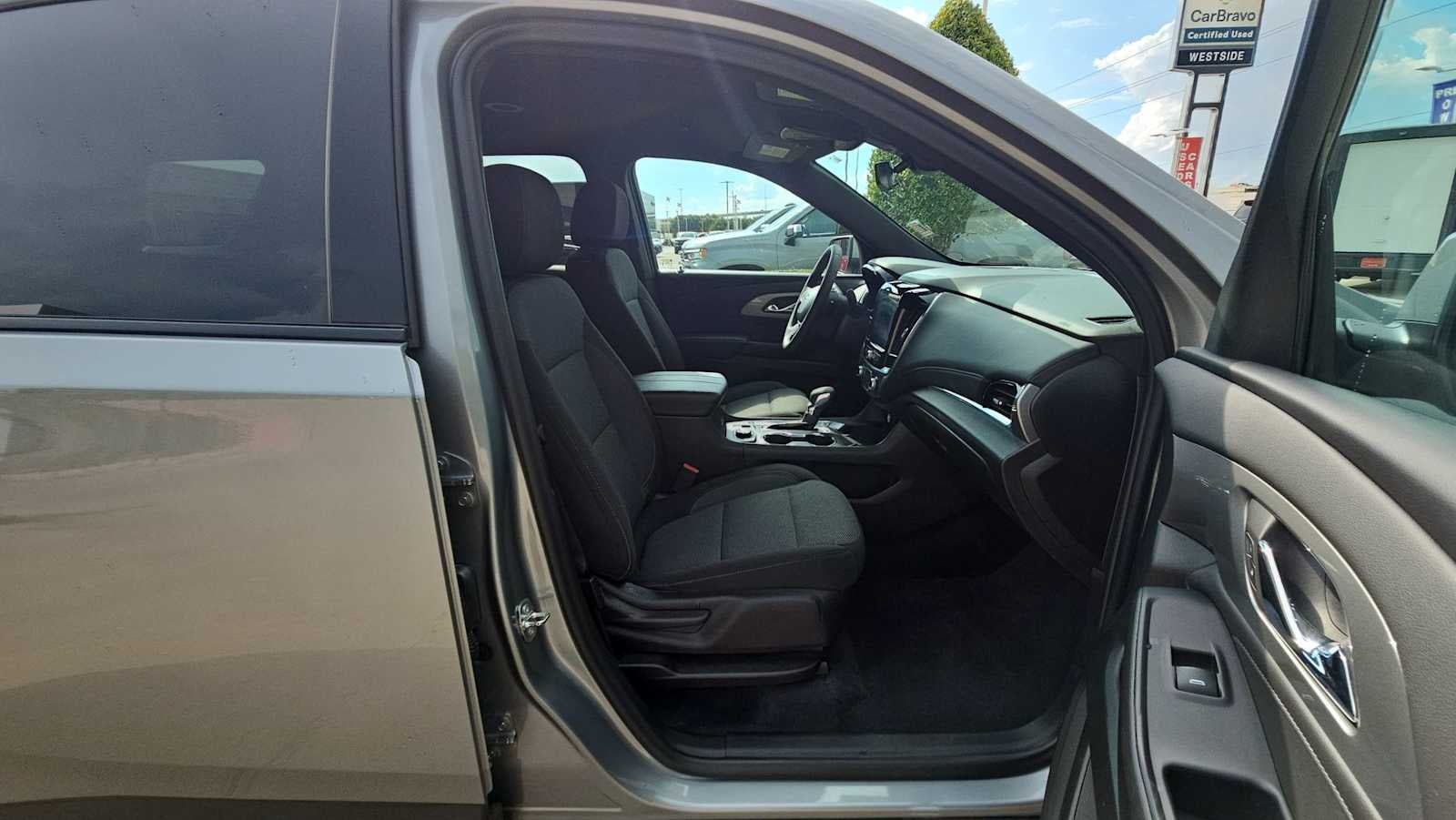 2023 Chevrolet Traverse 1LT - Photo 29