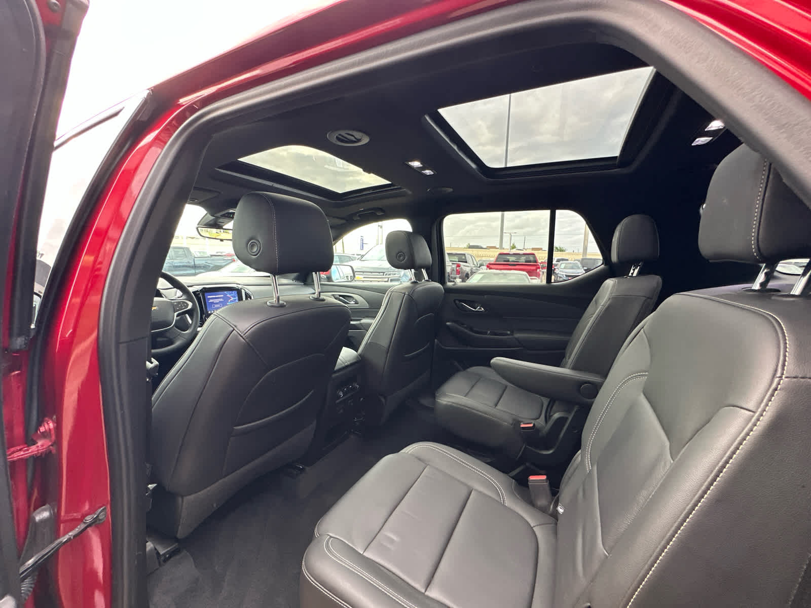 2023 Chevrolet Traverse LT Leather