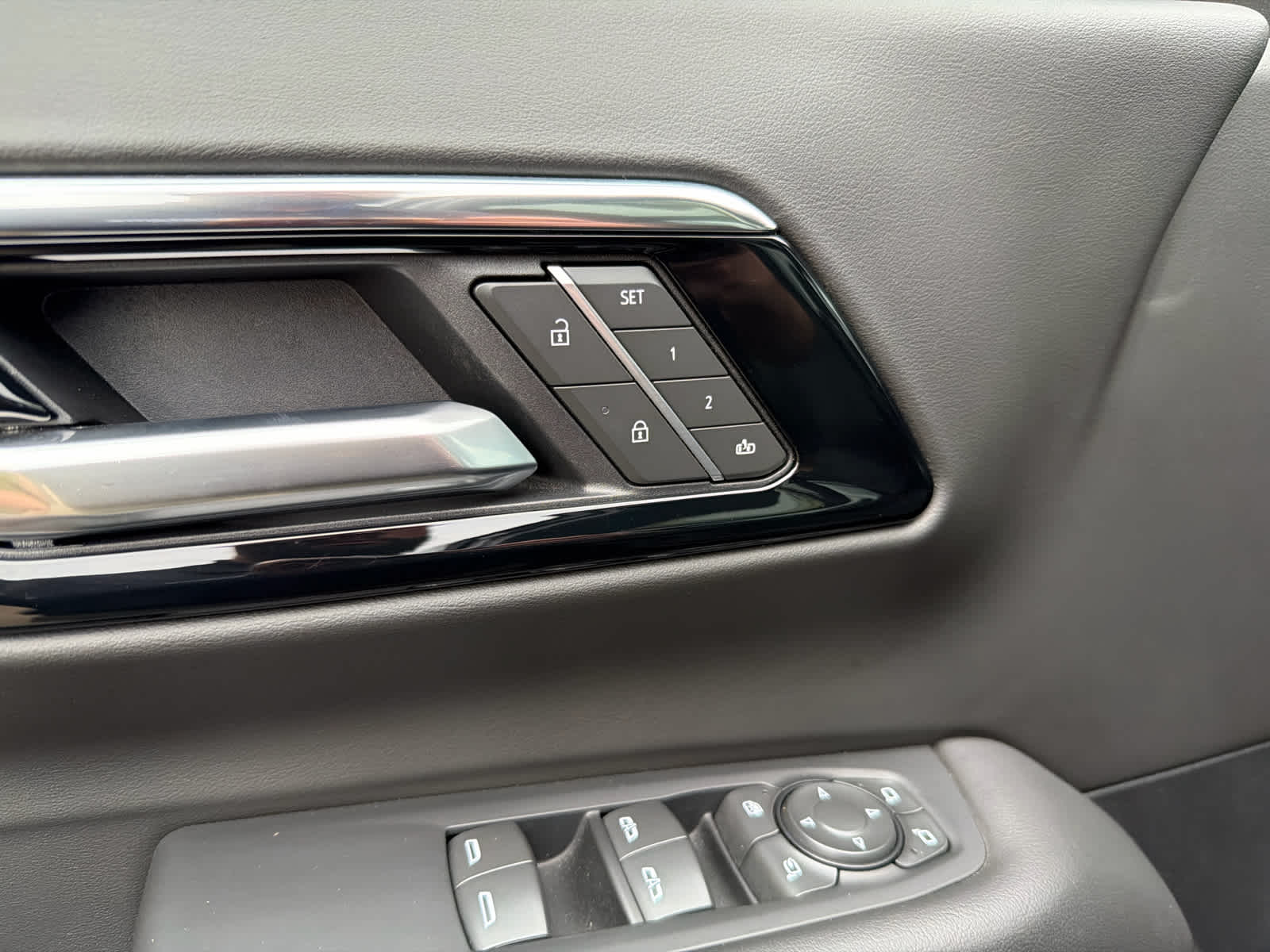 2025 Chevrolet Suburban RST