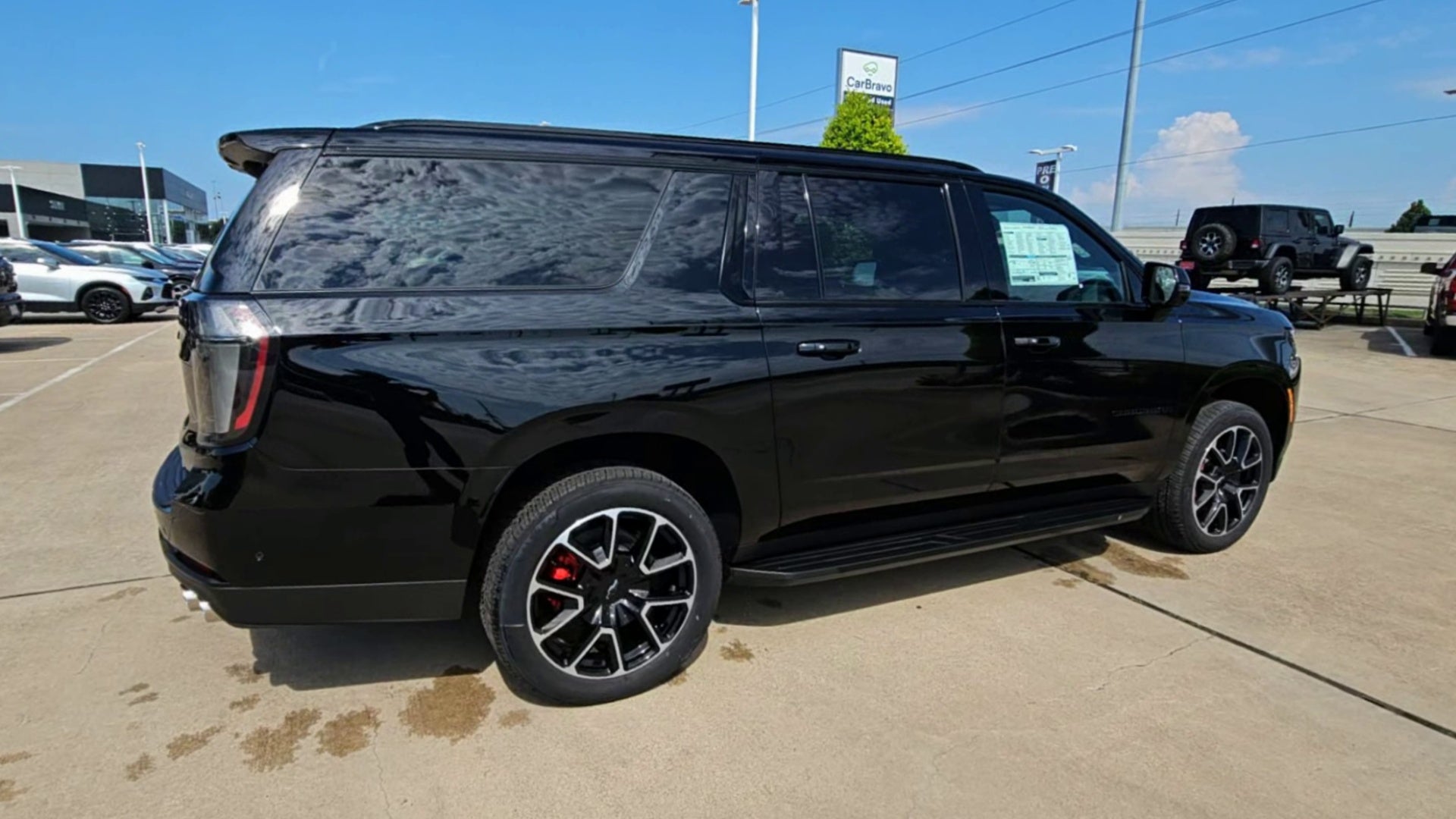 2025 Chevrolet Suburban RST