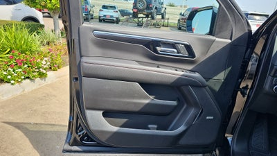 2025 Chevrolet Suburban RST