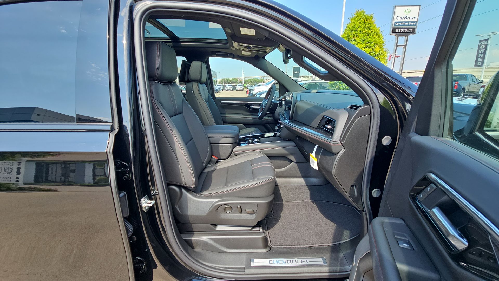 2025 Chevrolet Suburban RST