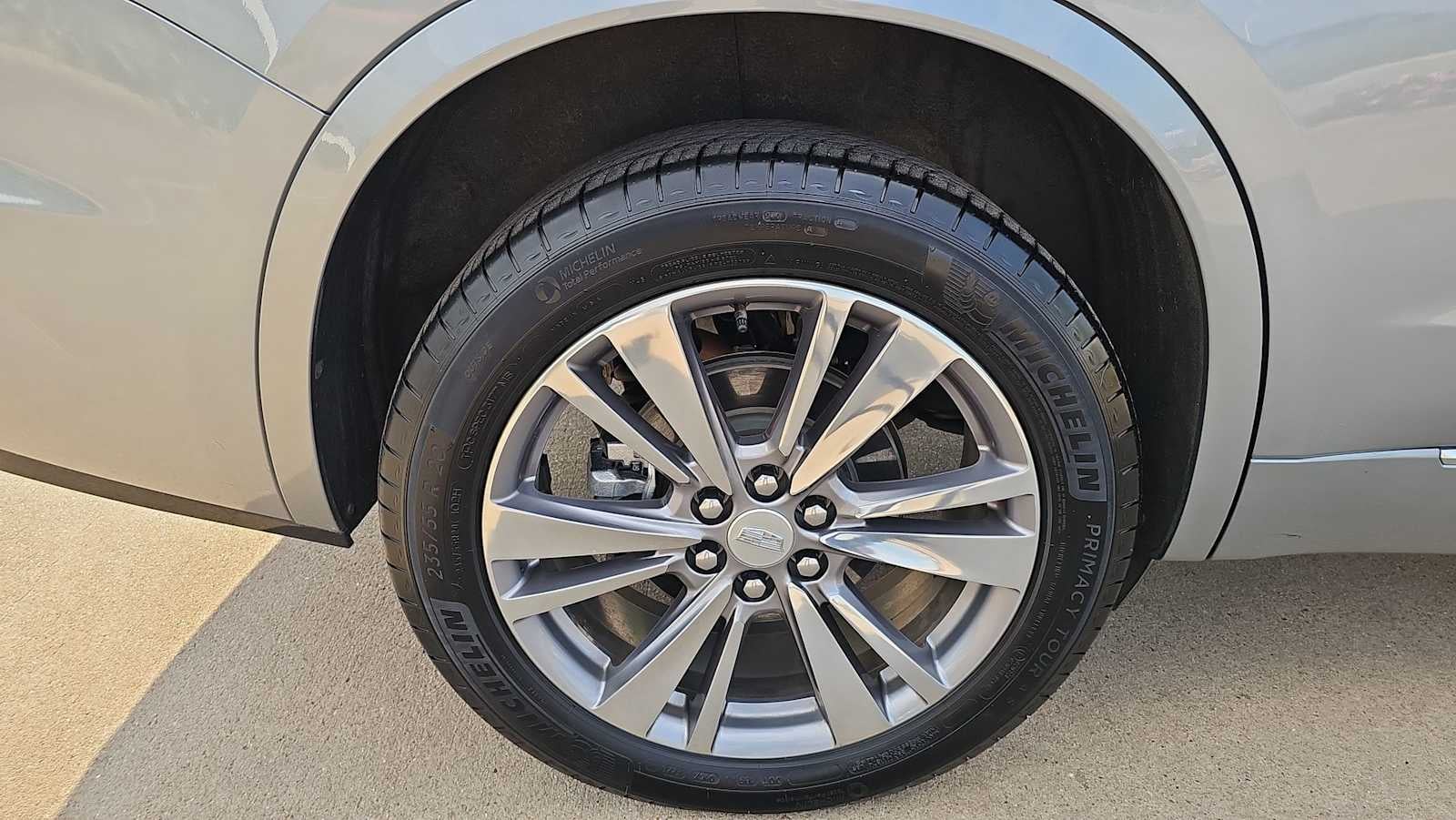 2025 Cadillac XT6 Premium Luxury