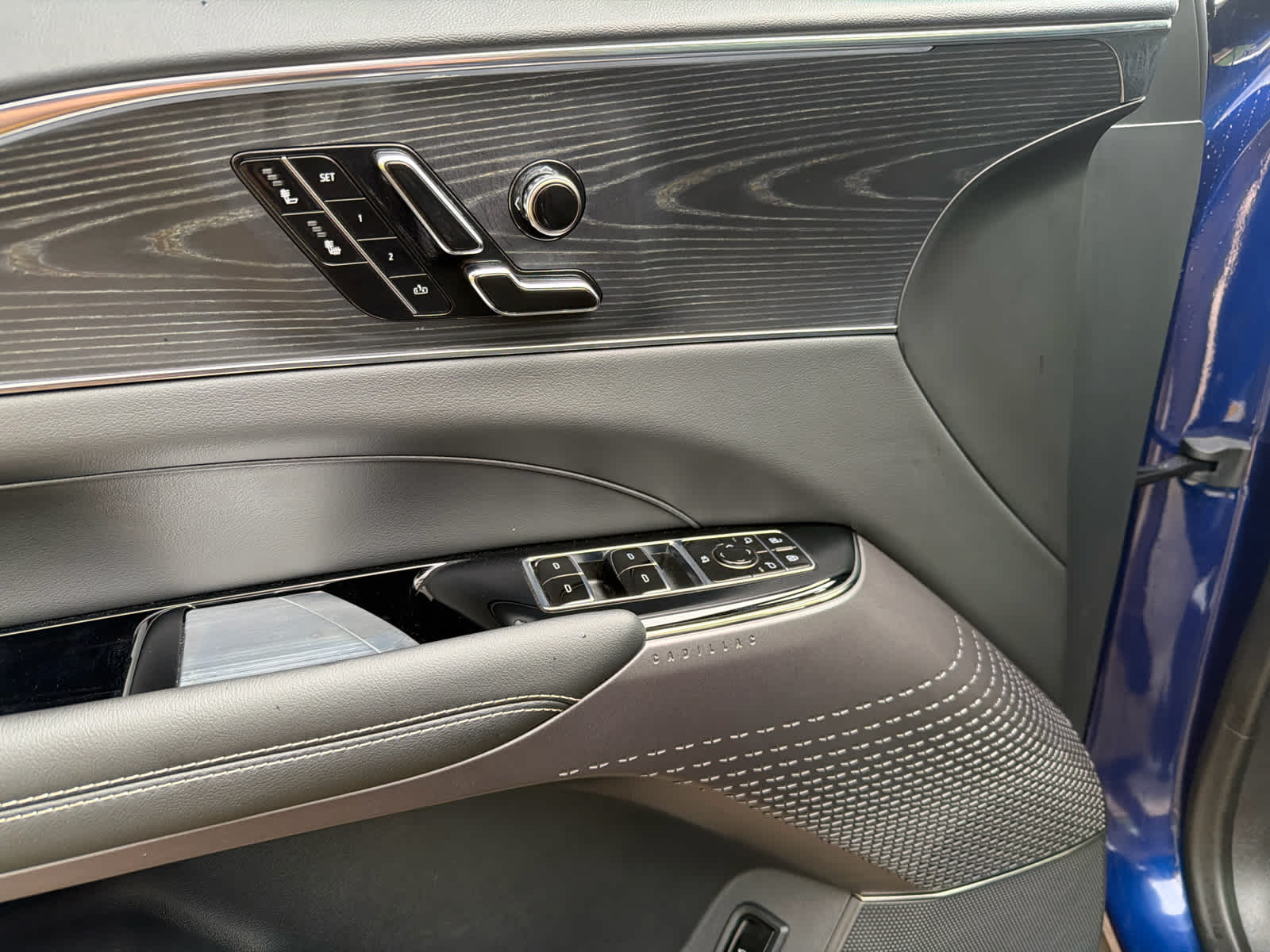 2024 Cadillac LYRIQ Sport 1