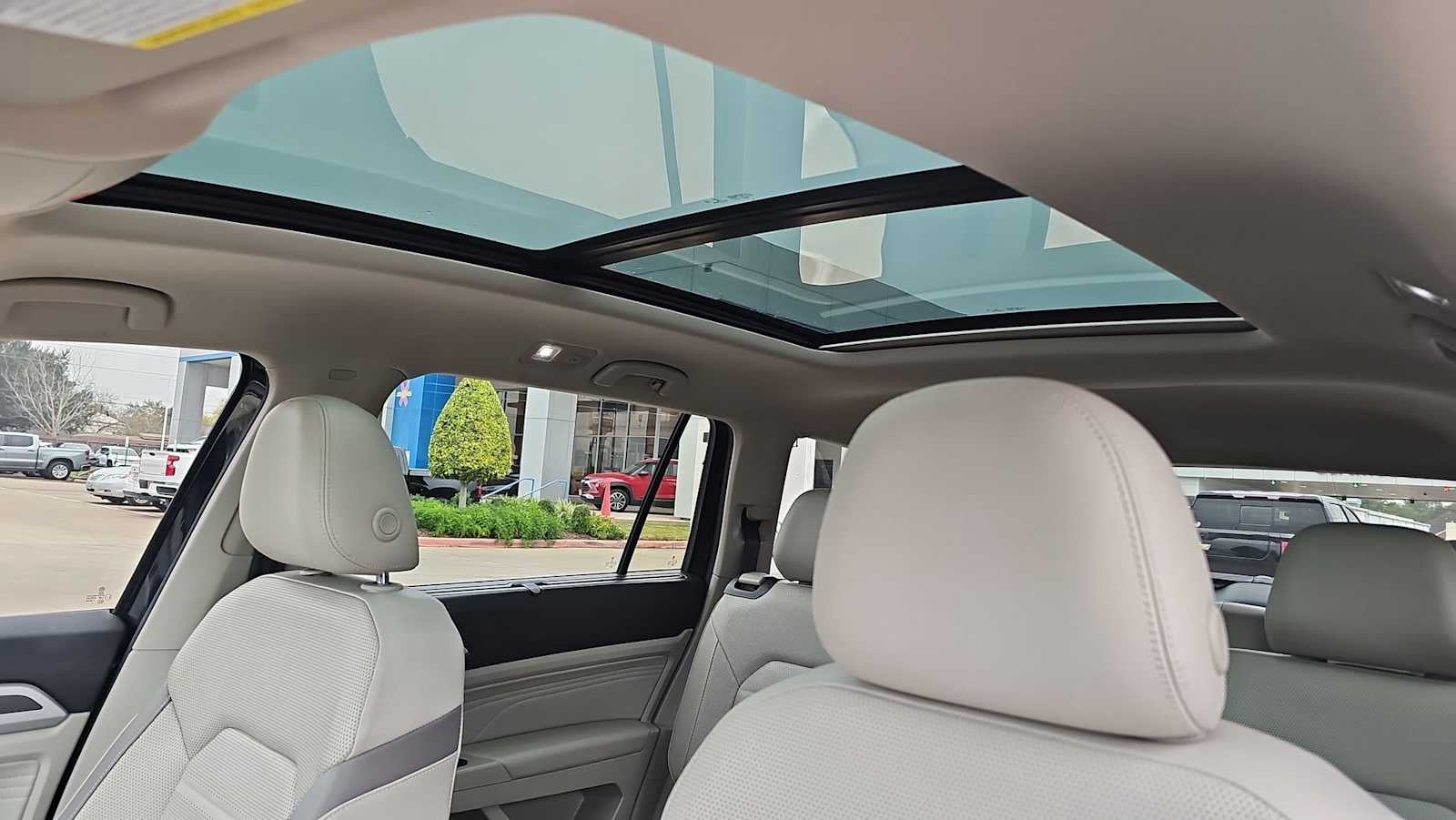 2022 Volkswagen Atlas 3.6L V6 SEL Premium R-Line