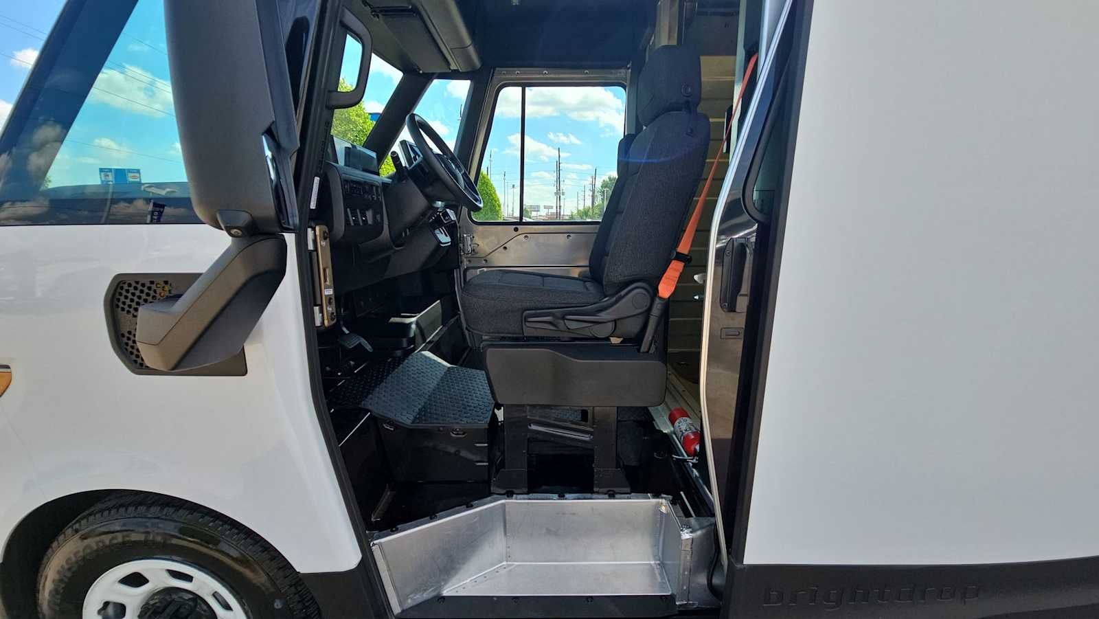 2023 BrightDrop Zevo 600 EJY
