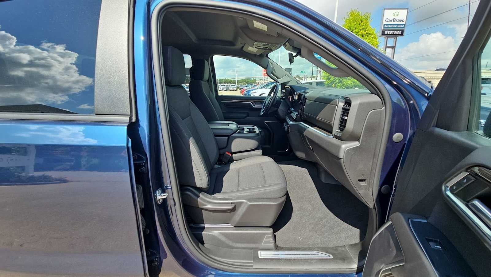 2022 Chevrolet Silverado 1500 LT (2FL)