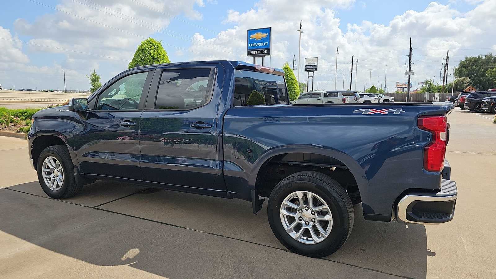 2022 Chevrolet Silverado 1500 LT (2FL)