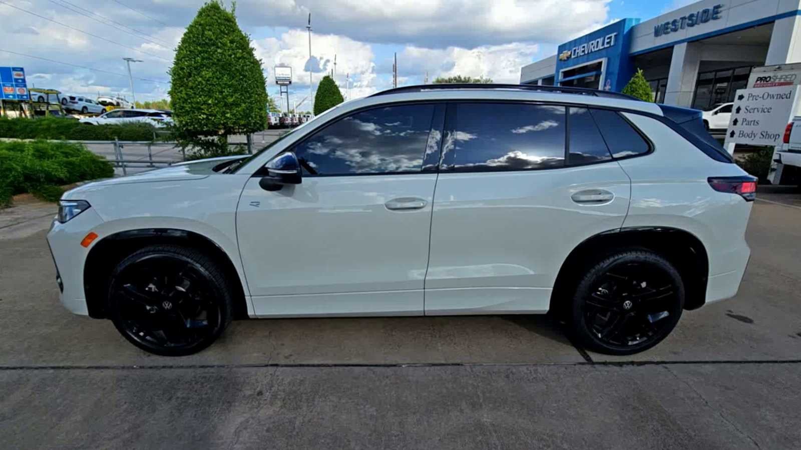 2026 Volkswagen Tiguan SE R-Line Black