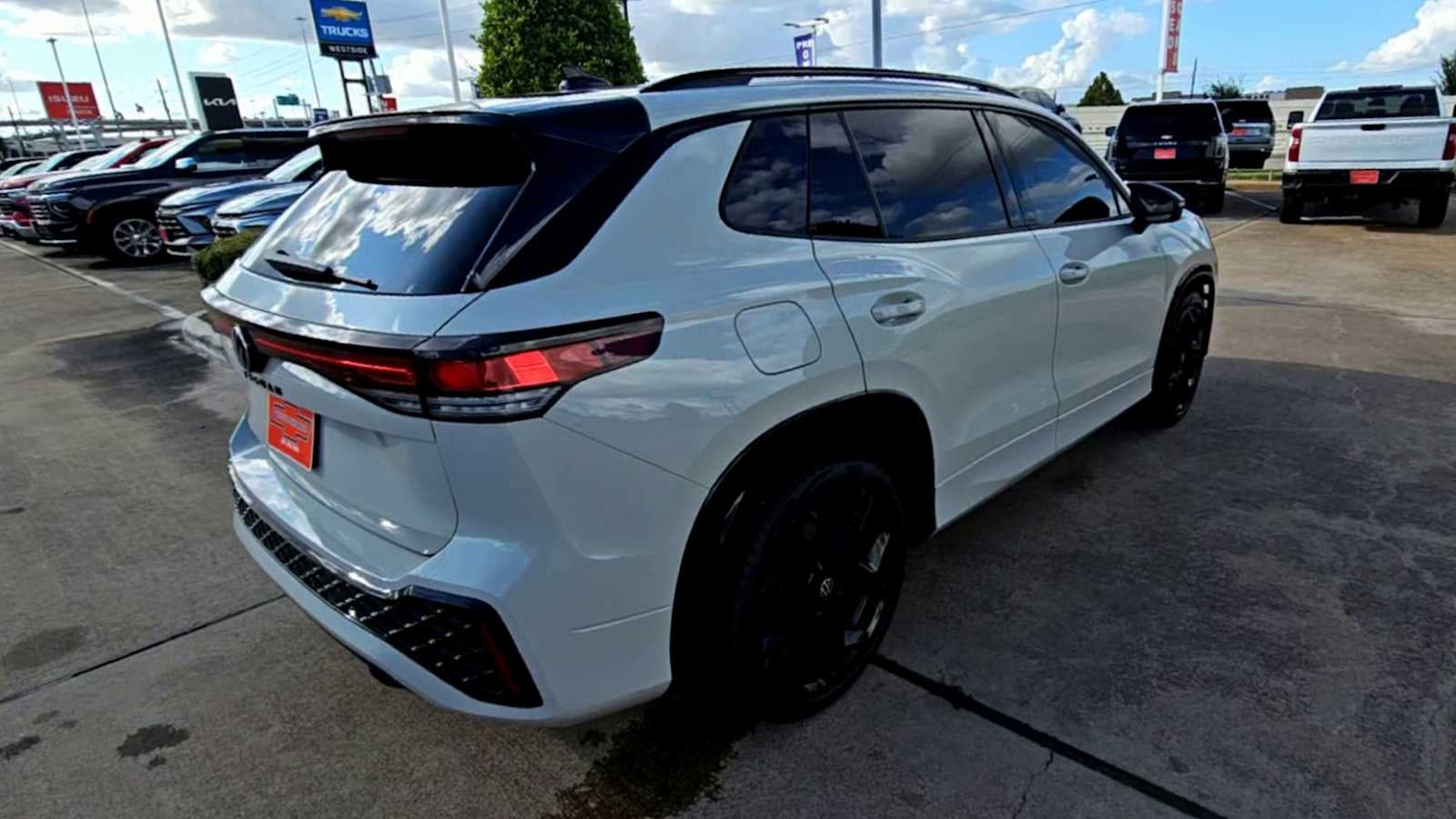2026 Volkswagen Tiguan SE R-Line Black