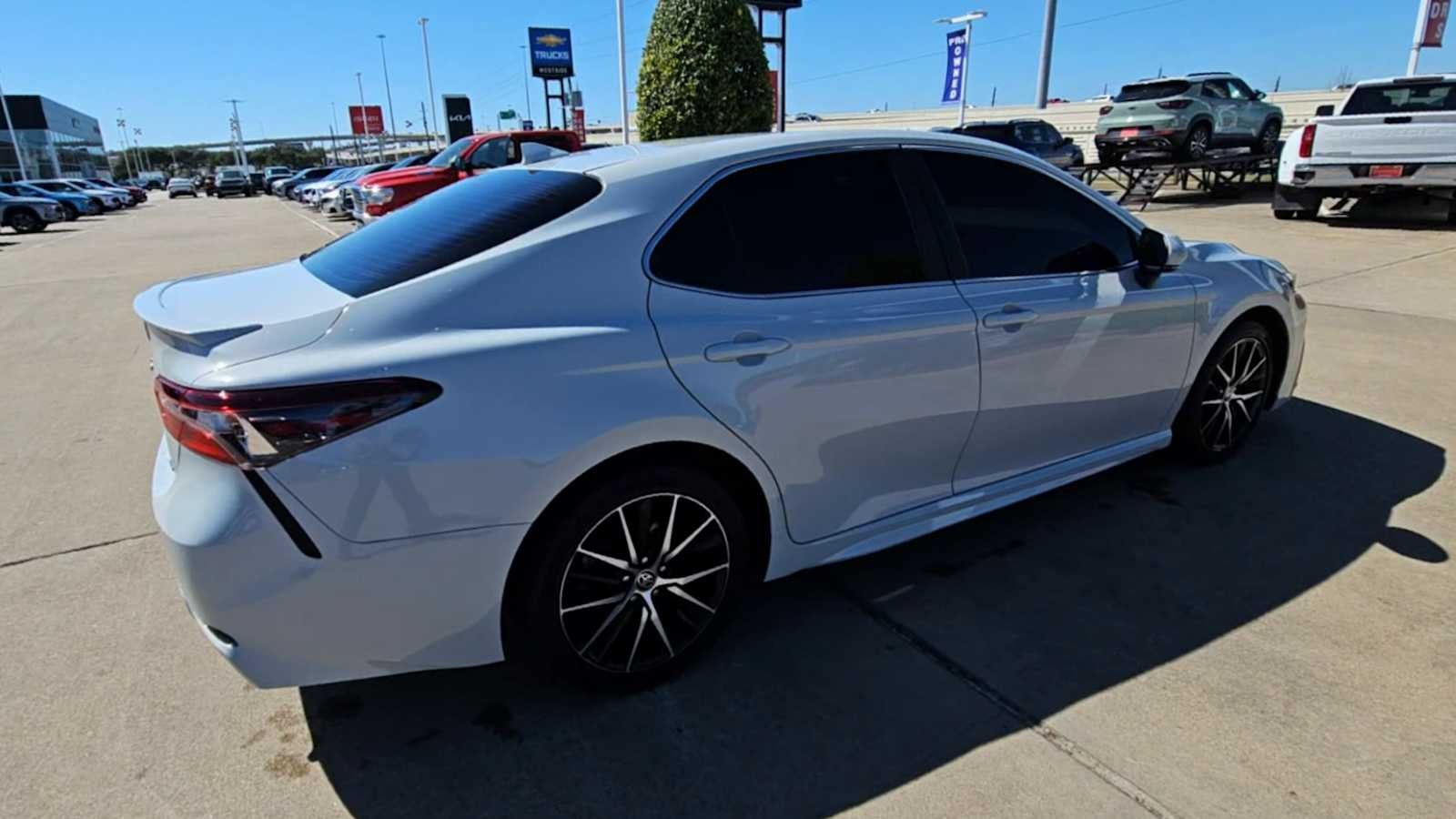 2022 Toyota Camry SE