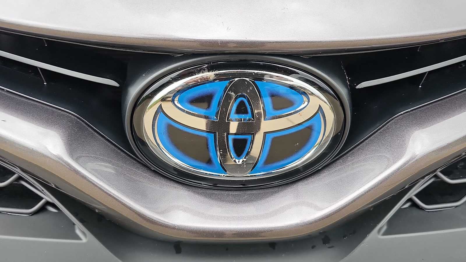 2024 Toyota Camry Hybrid SE