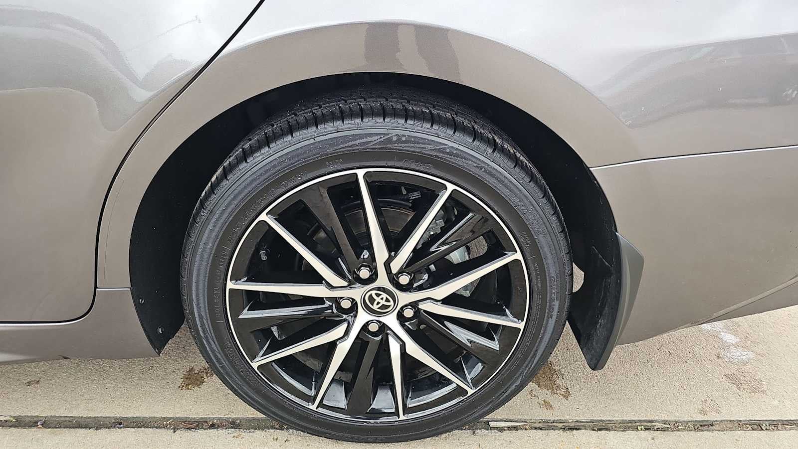 2024 Toyota Camry Hybrid SE