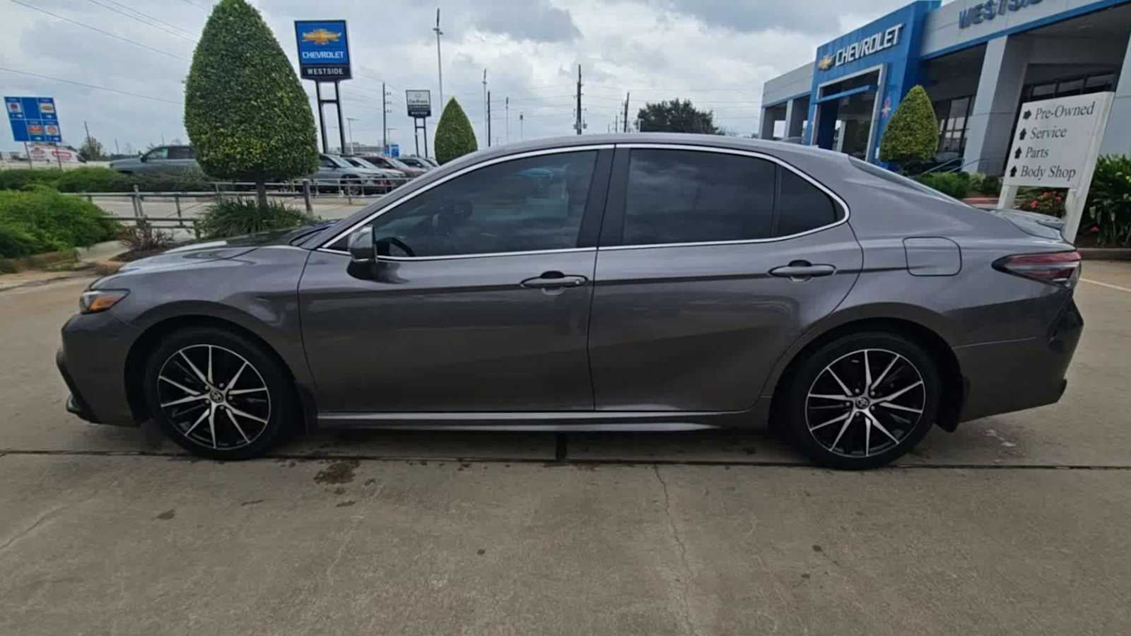 2024 Toyota Camry Hybrid SE