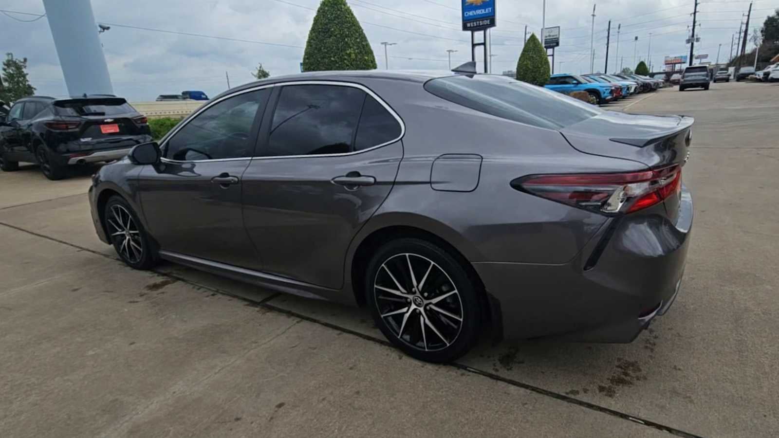 2024 Toyota Camry Hybrid SE