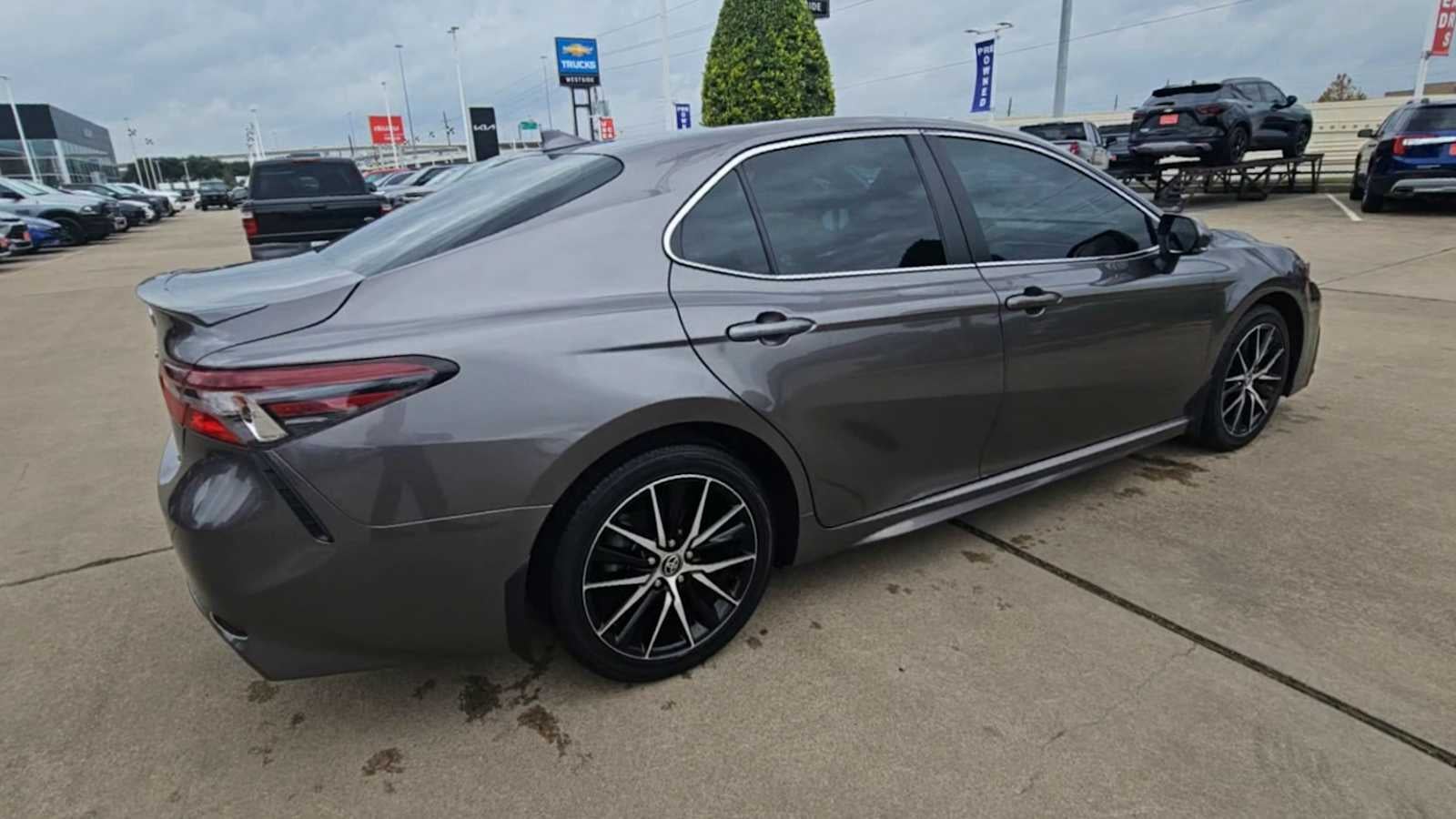 2024 Toyota Camry Hybrid SE