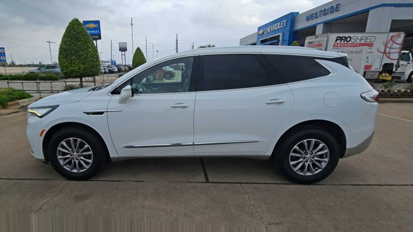 2023 Buick Enclave Essence