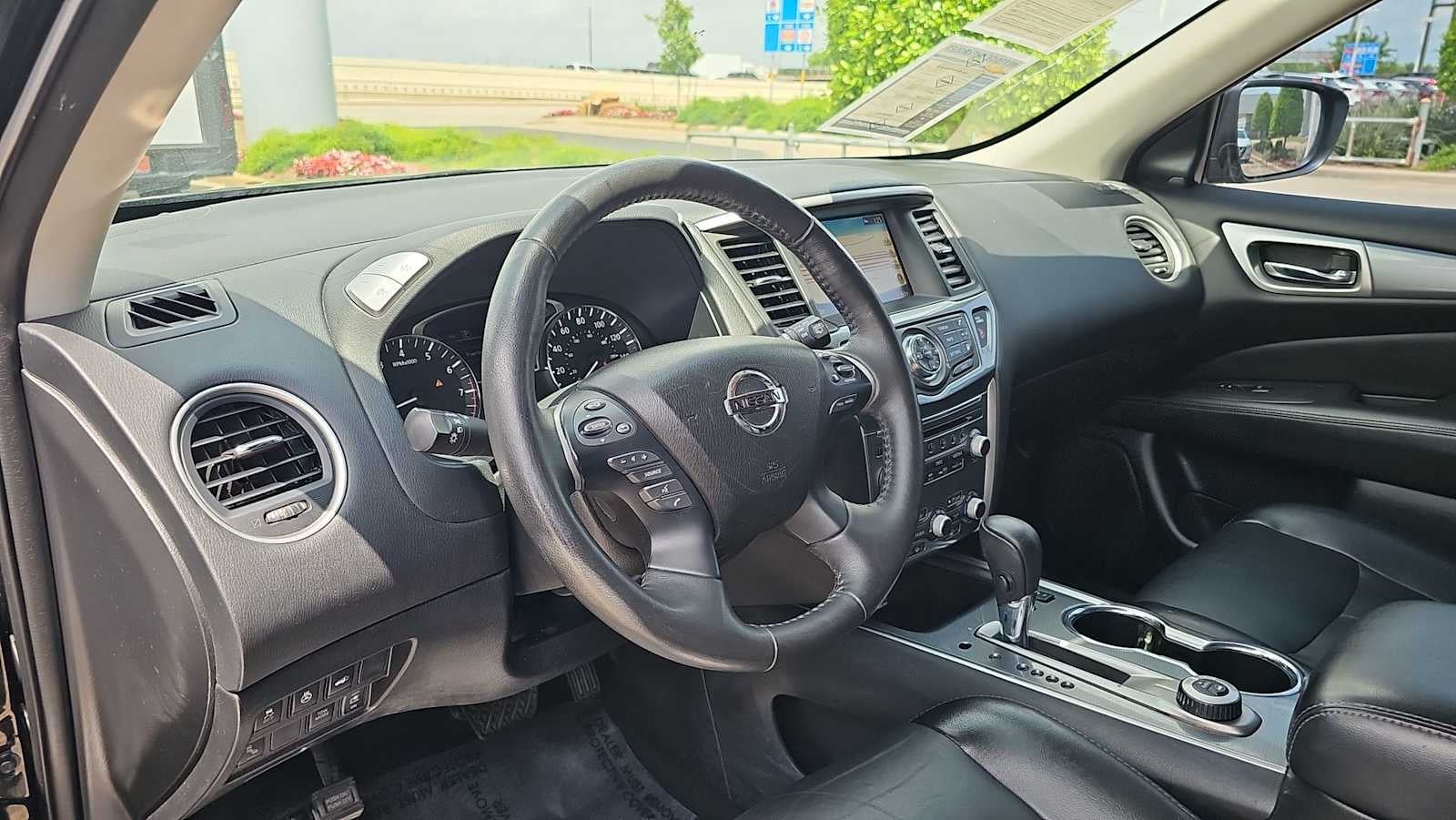 2020 Nissan Pathfinder SL