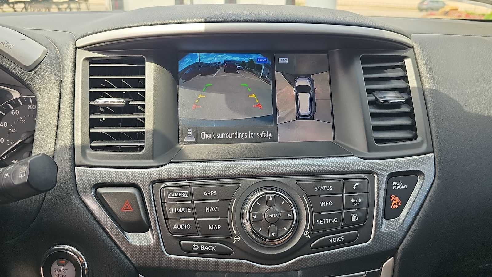 2020 Nissan Pathfinder SL