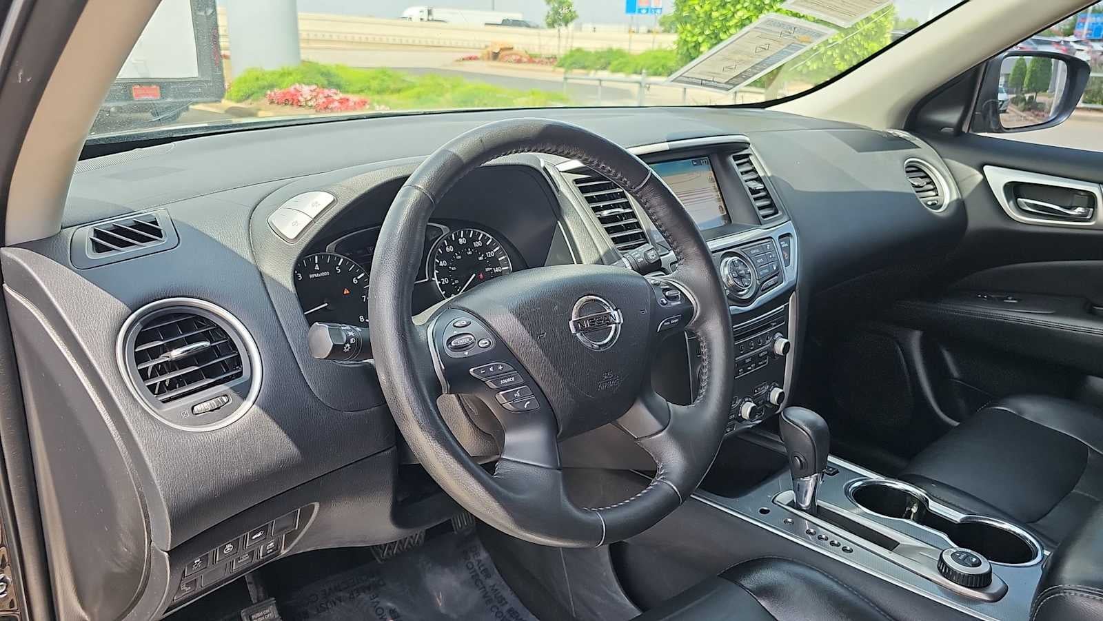 2020 Nissan Pathfinder SL