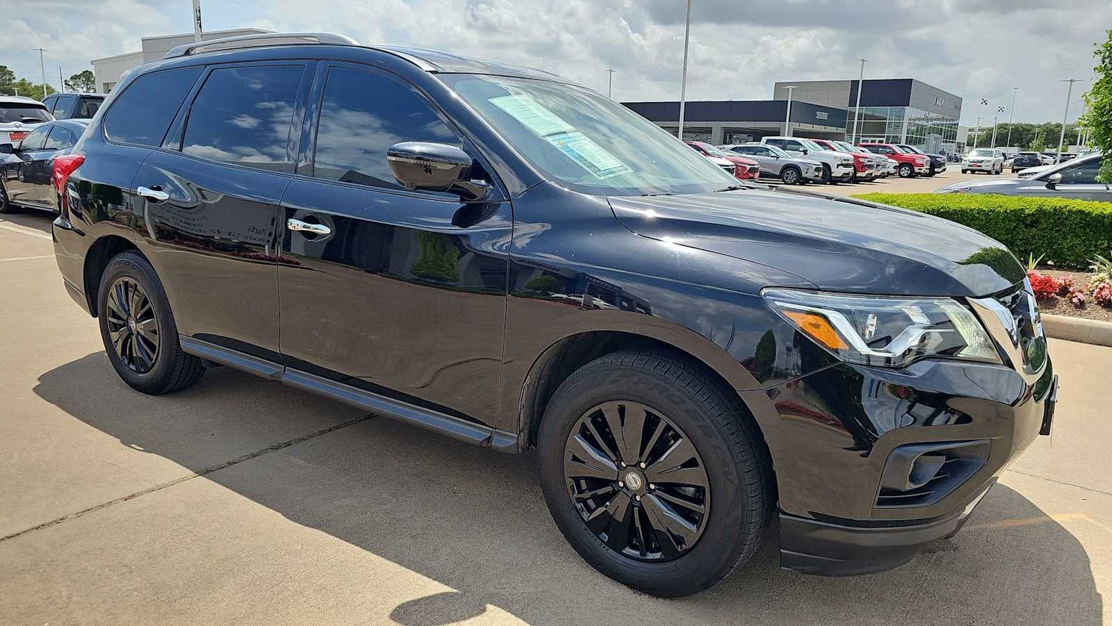 2020 Nissan Pathfinder SL