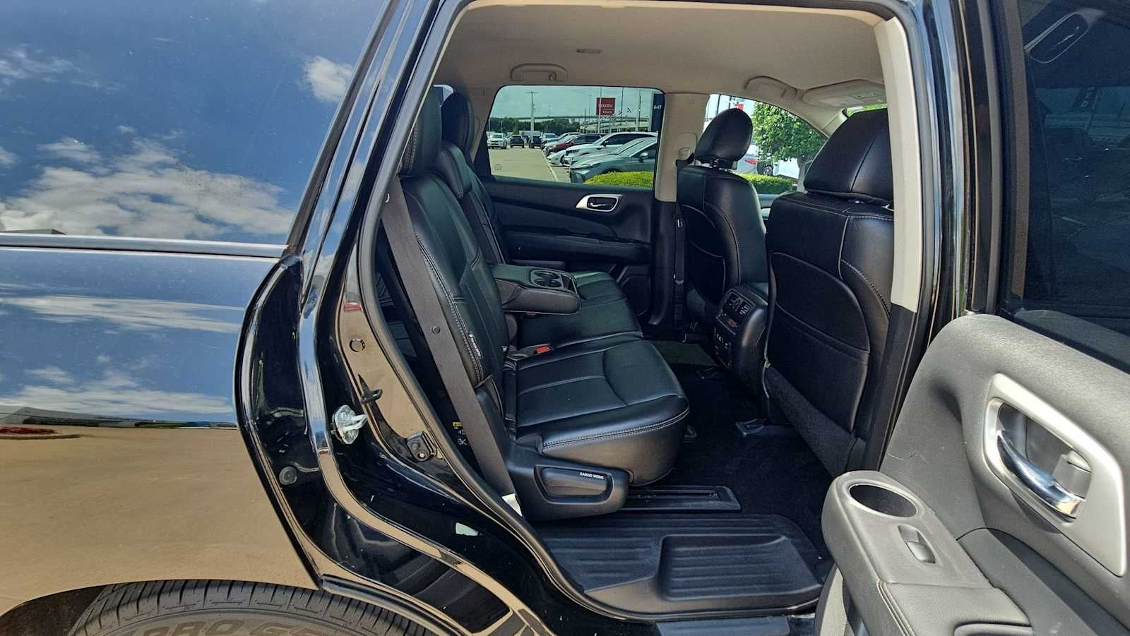 2020 Nissan Pathfinder SL