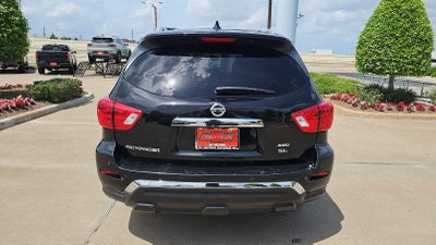 2020 Nissan Pathfinder SL