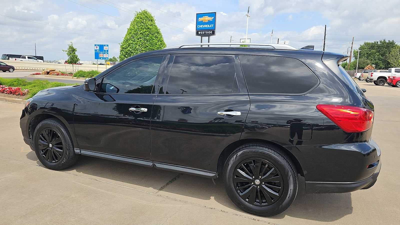 2020 Nissan Pathfinder SL