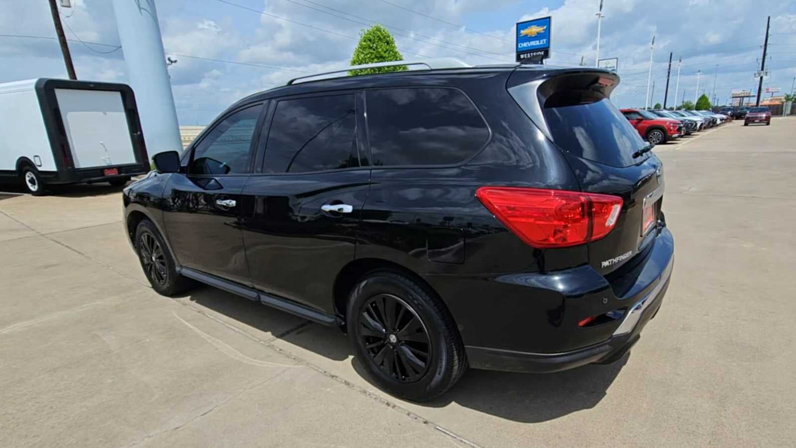 2020 Nissan Pathfinder SL