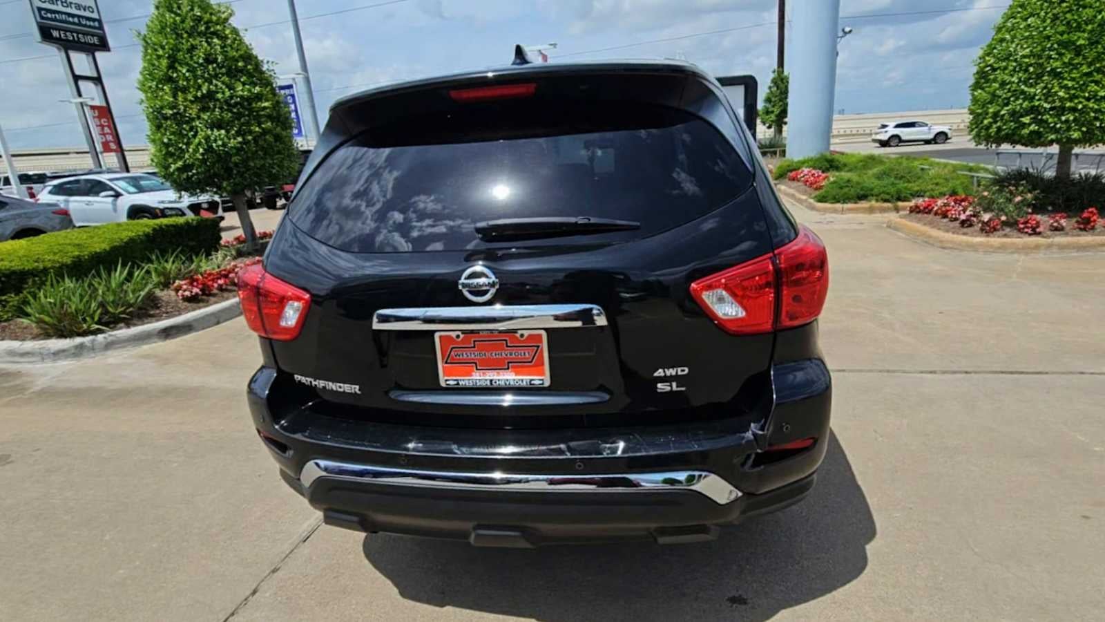 2020 Nissan Pathfinder SL