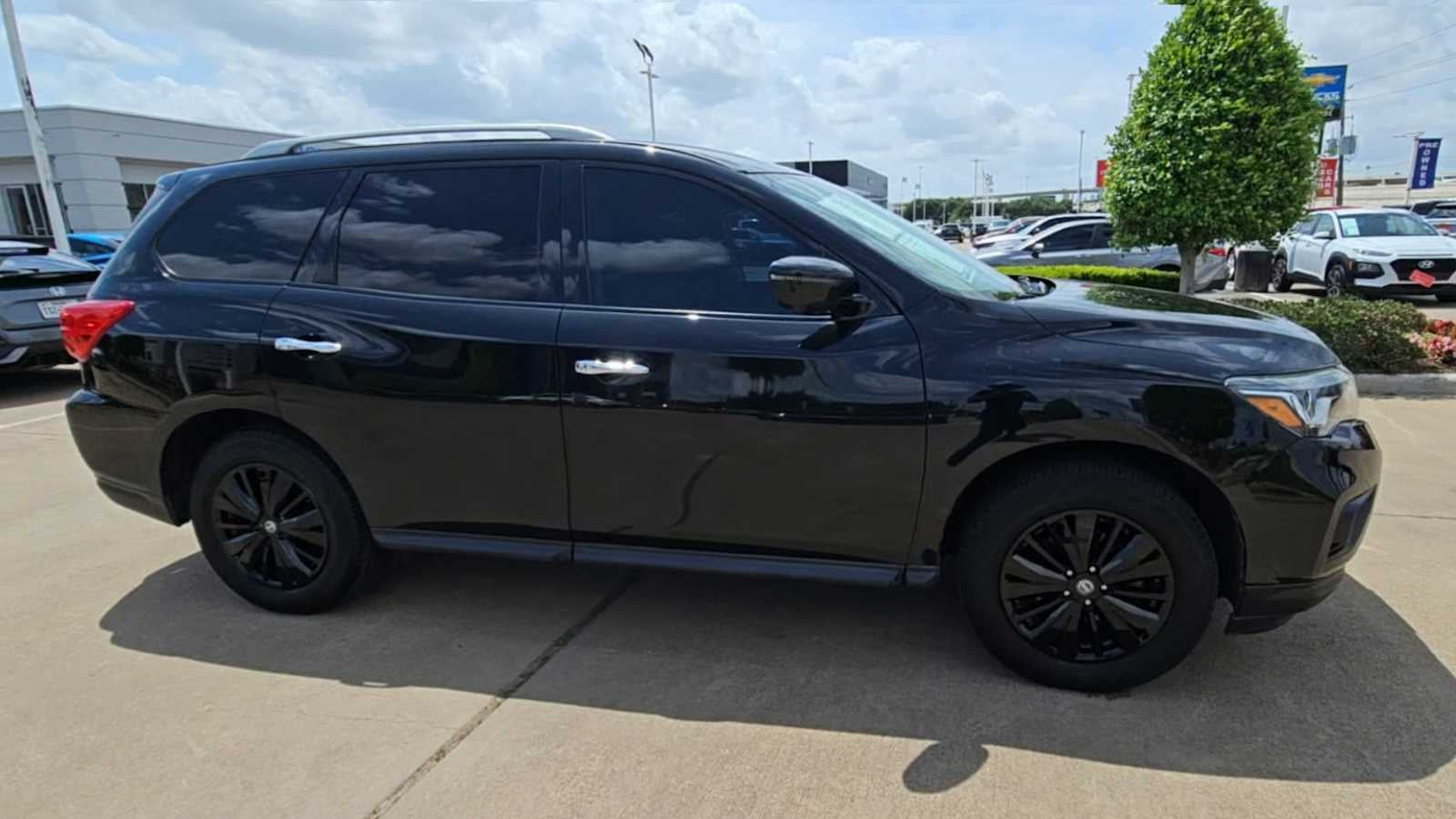 2020 Nissan Pathfinder SL