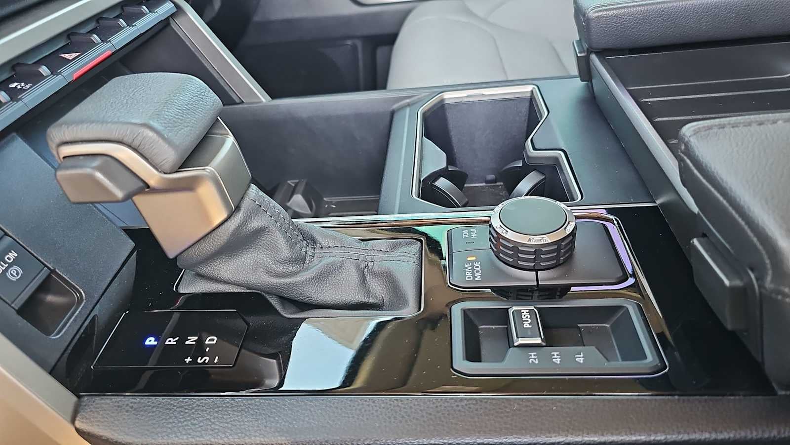 2024 Toyota Tundra 4WD SR5